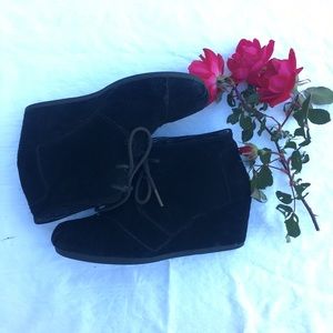 Toms Black Wedge Booties